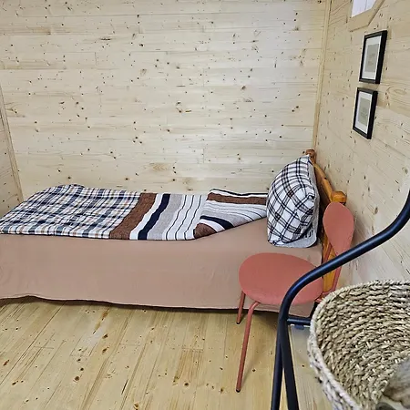 With 2 Bedrooms - Magic Woods